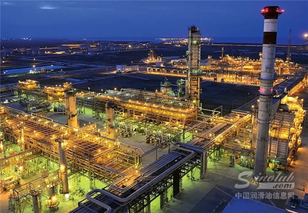 Luberef-Aramco-sign-MoU-on-potential-base-oil-plant-at-Jazan-refinery-729x505.webp.jpg