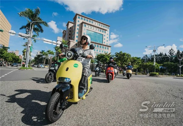 Gogoro-partners-with-Castrol-to-expand-e-scooter-business-in-Vietnam-729x504.webp.jpg