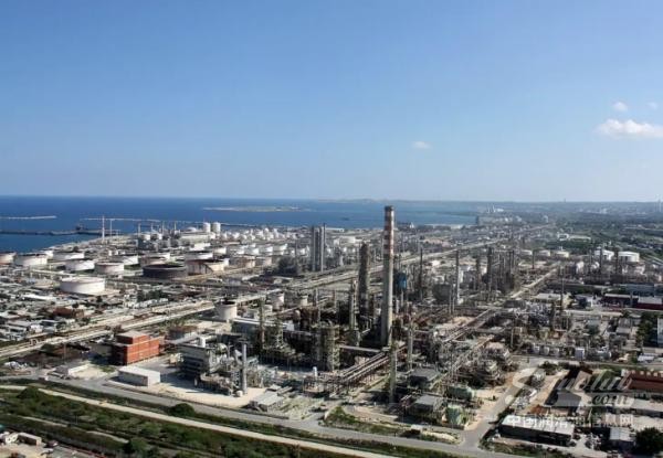 Eni-and-Q8-advance-Priolo-biorefinery-to-boost-sustainable-fuels-729x505(1).jpg