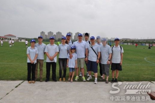 福斯中国冠名赞助“运动小健将”足球比赛