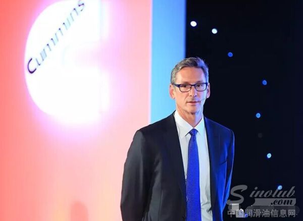 康明斯公司董事长兼首席执行官兰博文发言